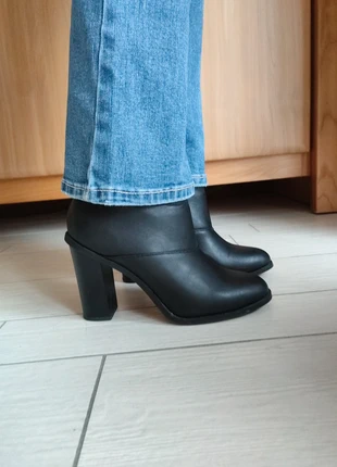 Magnifiques bottines comme neuves, merk: Kiabi, staat: Nieuw zonder prijskaartje, maat: 39, € 7,00, € 8,05 inclusief Kopersbescherming