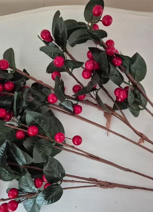 5 x long red berry stems/picks, brand: unknown, condition: New without tags, £8.00, £9.10 includes Buyer Protection