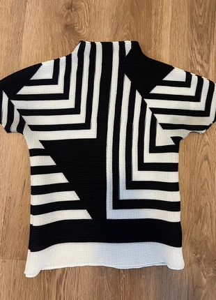 Pleats please top, merk: Pleats Please Issey Miyake, staat: Goed, maat: S / 36 / 8, € 200,00, € 210,70 inclusief Kopersbescherming