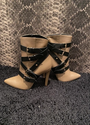 Pollini laarsjes splinternieuw maat 39 np €475, merk: Pollini, staat: Nieuw met prijskaartje, maat: 39, € 75,00, € 79,45 inclusief Kopersbescherming