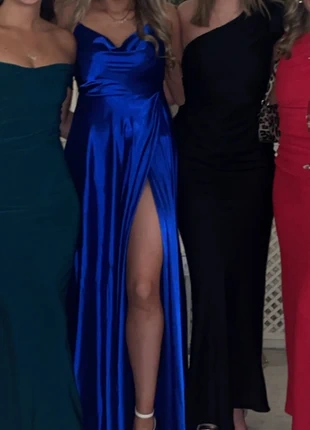 Blue ball gown, condition: Very good, size: M / 38 / 10, €30.00, €32.20 includes Buyer Protection