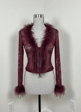 Top en dentelle bordeaux à plumes – esprit vintage glam, marke: Maravine, zustand: Sehr gut, größe: M / 38 / 10, 28,00 €, 30,10 € inklusive Vinted-Käuferschutz