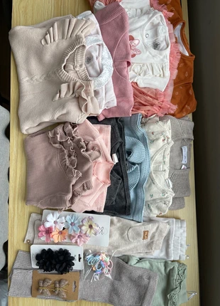 Meisjeskleding bundel maat 68, marca: geen merk, estado: Bom, tamanho: 6-9 meses / 68 cm, €10.00, €11.20 inclui Proteção do Comprador