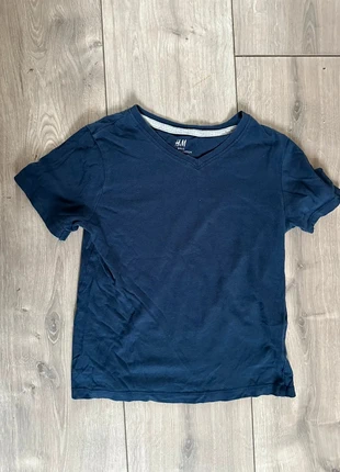 T-shirt / Bleu Marine/ Garçon/ H&M/ 4 6 ans (Prix négociable), marque: H&M, état: Très bon état, taille: 6 ans / 116 cm, 3,00 €, 3,85 € Protection acheteurs incluse