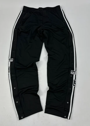 Jogging Adidas nero bianco bottoni '90s – Taglia L, merk: adidas, staat: Heel goed, maat: L, € 39,00, € 41,65 inclusief Kopersbescherming Pro