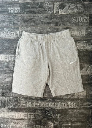 🐺 Short Nike Gris / Logo Blanc Brodé 🐺, merk: Nike, staat: Heel goed, maat: M, € 24,90, € 26,85 inclusief Kopersbescherming Pro