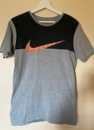 Tee-shirt Nike gris, marca: Nike, estado: Nuevo sin etiquetas, tamaño: S, 5,00 €, 5,95 € Protección al comprador incluida