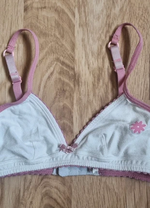 Soutien gorge fille, marque: Carrefour, état: Très bon état, taille: XS, 1,00 €, 1,75 € Protection acheteurs incluse