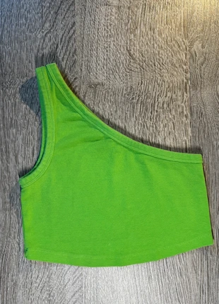 Top vert fluo asymétrique Zara – Taille S, brand: Zara, condition: Very good, size: S / 36 / 8, €2.00, €2.80 includes Buyer Protection