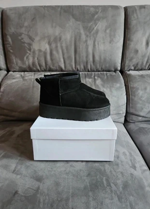 Imitazione UGG Ultra Mini – stivaletti neri con zeppa / platform, marke: Made In Italy, zustand: Neu, größe: 39, 35,00 €, 37,45 € inklusive Vinted-Käuferschutz