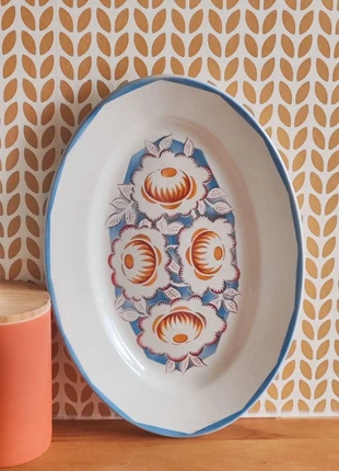 Plat de service ovale blanc à motifs floraux bleu orange et bordeaux Floréal M.B.C.M. made in France, marque: Vintage Dressing, état: Très bon état, 22,00 €, 23,80 € Protection acheteurs incluse