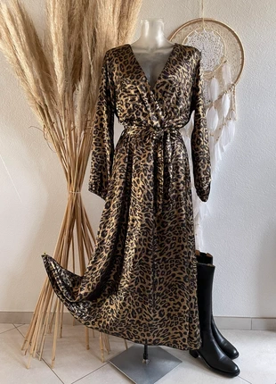Robe longue habillée imprimer léopard noir doré taille 40 42, marque: Robe, état: Très bon état, taille: XL / 42 / 14, 39,99 €, 42,69 € Protection acheteurs (Pro) incluse