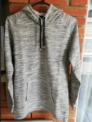 Sudadera Esmara gris jaspeada con capucha, brand: Esmara, condizioni: Nuovo senza cartellino, taglia: L / IT 44 / EU 40, €5.00, €5.95 include la Protezione acquisti