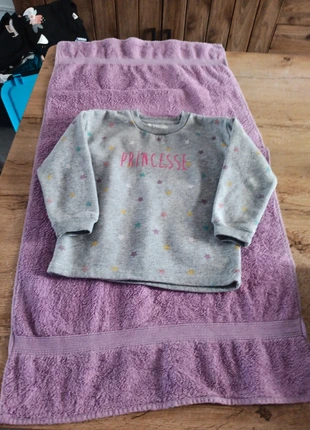 Pull avec étoiles colorés, marque: La Halle, état: Bon état, taille: 4 ans / 104 cm, 2,00 €, 2,80 € Protection acheteurs incluse