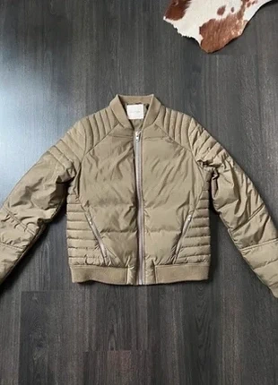 Doudoune bomber kaki American vintage S, marque: American Vintage, état: Très bon état, taille: S / 36 / 8, 60,00 €, 63,70 € Protection acheteurs incluse