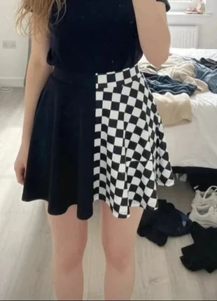 Jupe évasée noire à motif damier 🖤🤍, marke: Nana, zustand: Sehr gut, größe: S / 36 / 8, 32,80 €, 35,14 € inklusive Vinted-Käuferschutz