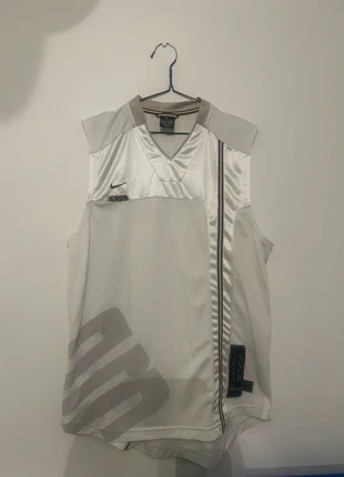 maillot rare Nike NBA LeBron x Kith gris taille M en très bon état, brand: Nike, condition: New without tags, size: M, €13.00, €14.35 includes Buyer Protection