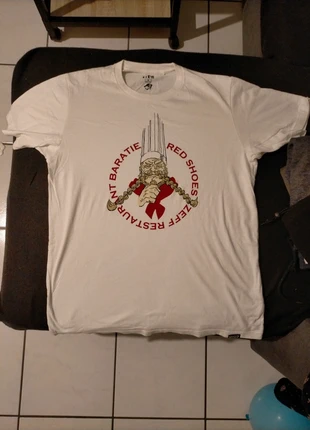 T shirt One piece Zeff, brand: Uniqlo, condition: Very good, size: M, €10.00, €11.20 includes Buyer Protection