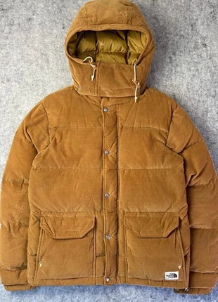 Doudoune The North Face modèle Sierra Down en velours couleur camel logo brodé - S, marke: The North Face, zustand: Sehr gut, größe: S, 169,90 €, 179,10 € inklusive Vinted-Käuferschutz
