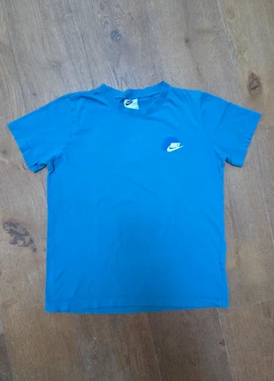 T-shirt Nike bleu, marca: Nike, estado: Muito bom, tamanho: 11 anos / 146 cm, €3.00, €3.85 inclui Proteção do Comprador