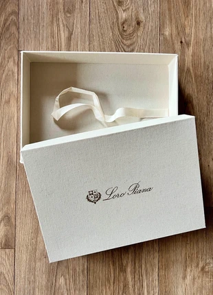 Boîte Loro Piana, brand: Loro Piana, condizioni: Nuovo con cartellino, €25.00, €26.95 include la Protezione acquisti