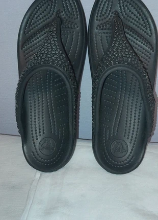 Tong Crocs noir 35, marque: Crocs, état: Très bon état, taille: 35, 12,00 €, 13,30 € Protection acheteurs incluse