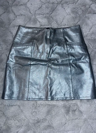 Jupe en cuir argenté avec poche neuf M M / 38 / 10 • Neuf sans étiquette • Cache Cache, merk: Cache Cache, staat: Nieuw zonder prijskaartje, maat: M / 38 / 10, € 8,00, € 9,10 inclusief Kopersbescherming