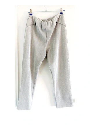 💙 Pantalón elástico de rayas verticales negro y blanco. Talla M 🤍, brand: Local, condizioni: Ottime, taglia: M / IT 42 / EU 38, €1.00, €1.75 include la Protezione acquisti