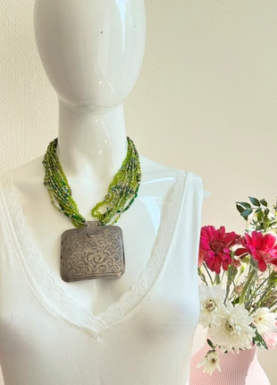 Collier ethnique vert à perles et grand pendentif gravé, brand: Vintage Dressing, condition: Very good, €9.00, €10.15 includes Buyer Protection