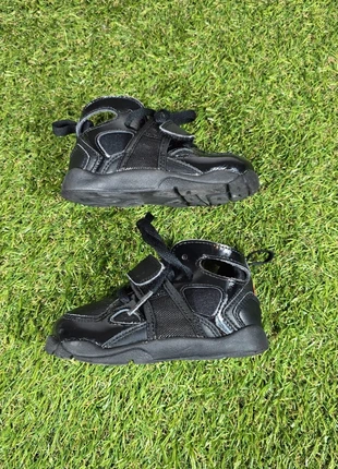 Baskets noires Nike enfant scratch et lacets confort sport Taille 22, marca: Nike, estado: Muito bom, tamanho: 22, €10.00, €11.20 inclui Proteção do Comprador Pro