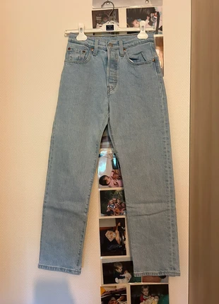 Jean Lévis, brand: Levi's, condizioni: Ottime, taglia: XS / IT 38 / EU 34, €15.50, €16.98 include la Protezione acquisti
