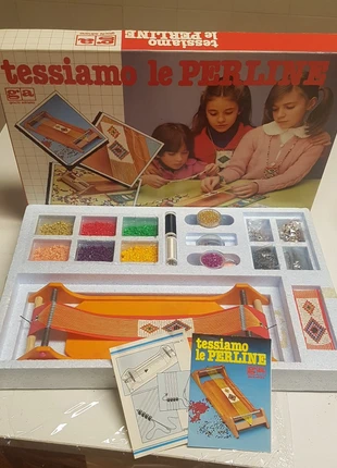 Gioco vintage Tessiamo le perline Epoca anni 70' Giochi Adriano - Braccialetti, marca: Vintage, estado: Muito bom, €10.00, €11.20 inclui Proteção do Comprador