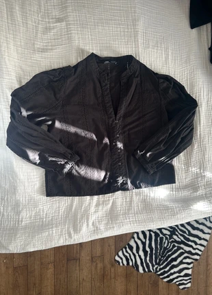 Blouse ZARA noire à broderies – Taille indiquée M mais convient à un L, brand: Zara, condition: Very good, size: L / 40 / 12, €12.00, €13.30 includes Buyer Protection