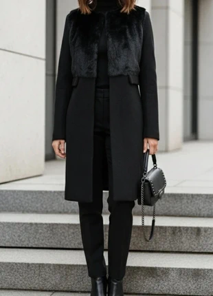 Black Wool Blend Coat with Faux Fur Yoke (Size 36/S), brand: ST Studio, condizioni: Nuovo senza cartellino, taglia: S / IT 40 / EU 36, €32.90, €35.25 include la Protezione acquisti Pro