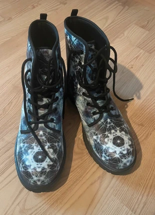 Schnürstiefel mit Muster blau Schnürstiefel Motiv Print, merk: Sonstiges, staat: Heel goed, maat: 42, € 30,00, € 32,20 inclusief Kopersbescherming