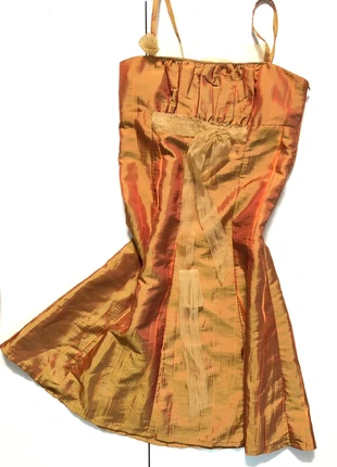 Vestido Iridiscente M, marca: COQUETTE, estado: Muito bom, tamanho: M / 38 / 10, €12.00, €13.30 inclui Proteção do Comprador