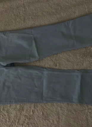 Jean Zara à, marke: Zara, zustand: Neu, größe: L / 40 / 12, 4,50 €, 5,43 € inklusive Vinted-Käuferschutz