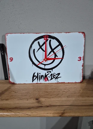 Horloge Blink 182, marque: blink182, état: Neuf avec étiquette, 15,00 €, 16,45 € Protection acheteurs incluse
