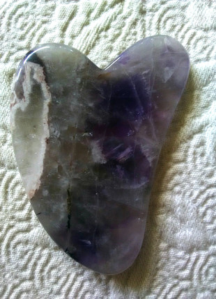 Gua Sha améthyste, état: Neuf avec étiquette, 7,00 €, 8,05 € Protection acheteurs incluse