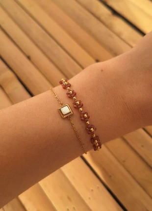 Bracelet petites fleurs bordeaux, marque: Fait Main, état: Neuf sans étiquette, 7,00 €, 8,05 € Protection acheteurs (Pro) incluse