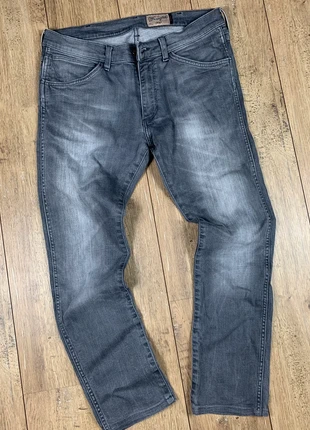 Jean gris Wrangler - Taille 42, marque: Wrangler, état: Très bon état, taille: W32 | FR 42, 18,00 €, 19,60 € Protection acheteurs incluse