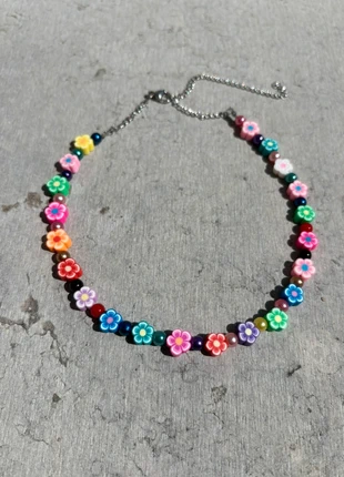 Colar Flower Power multicolorido com flores - fecho em aço inoxidável, marca: Local, estado: Nuevo con etiquetas, 11,00 €, 12,25 € Protección al comprador incluida