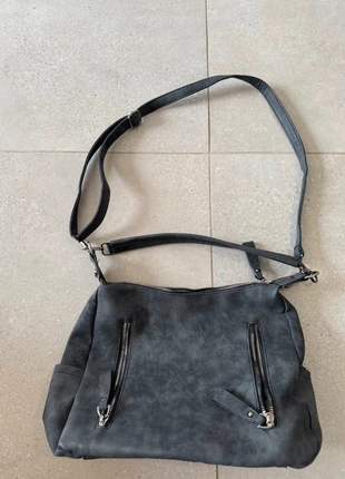 Sac à bandoulière noir, très bon état, 24*23cm, marque: sans marque, état: Très bon état, 3,50 €, 4,38 € Protection acheteurs incluse