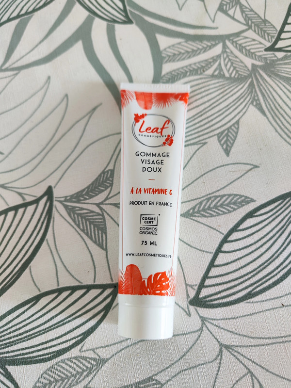Leaf cosmetics gommage visage doux a la vitamine c 75ml valeur 18€ à utiliser 6 mois après ouverture