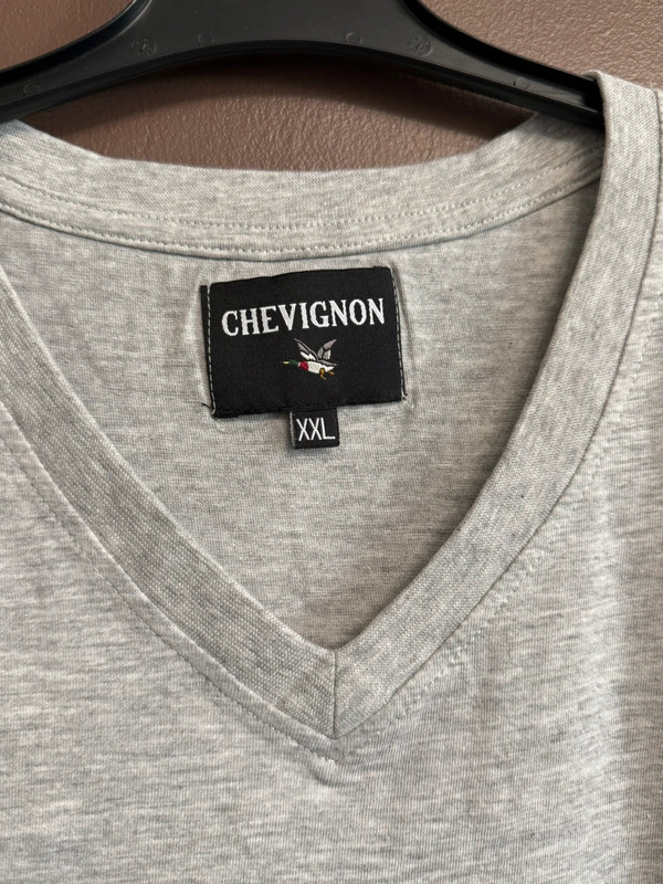 T-shirt à col V Chevignon - photo numéro 2