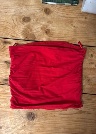 Tube top rood pull and bear, marca: Pull & Bear, estado: Muy bueno, tamaño: XS / 34 / 6, 8,00 €, 9,10 € Protección al comprador incluida
