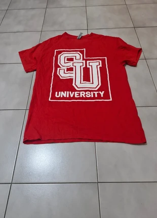 Maglia Gildan Rossa – SU University Bianca – Taglia M, brand: Gildan, condizioni: Ottime, taglia: M, €7.00, €8.05 include la Protezione acquisti