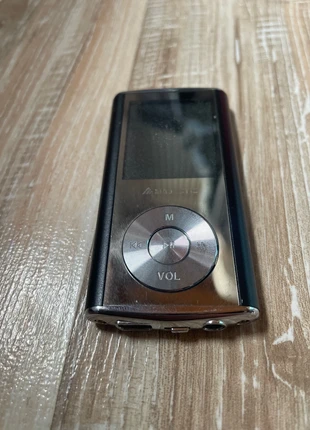 MP3 portatile con micro Sd da 8GB compresa, brand: Majestic, condizioni: Ottime, €15.00, €16.45 include la Protezione acquisti