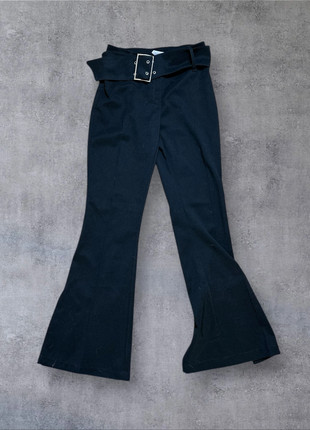 Y2K black office core belted buckle flare pants, marque: y2k, état: Très bon état, taille: S / 36 / 8, 24,00 €, 25,90 € Protection acheteurs incluse