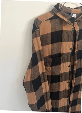 Chemise H&M Divided marron clair à carreaux noirs – Taille M – 100% coton, marque: H&M, état: Très bon état, taille: M, 5,00 €, 5,95 € Protection acheteurs incluse